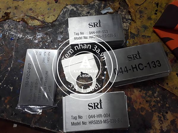 Tem kim loại ăn mòn giá rẻ tại Hà Nội 2