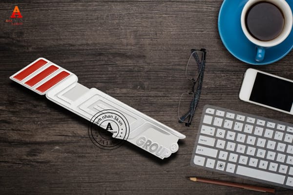 Tem nhôm xước dán xe ô tô, xe máy đẹp 