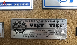 làm tem nhãn mác kim loại ăn mòn giá rẻ