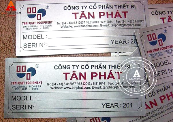 Tem mác máy động cơ bằng kim loại 