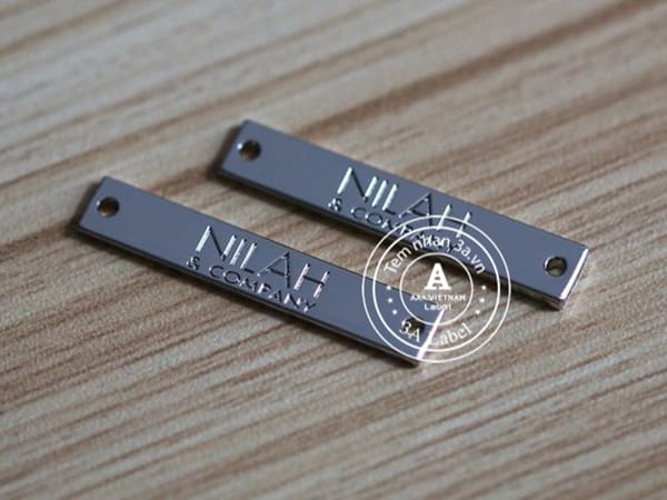 tem nhãn mác thời trang